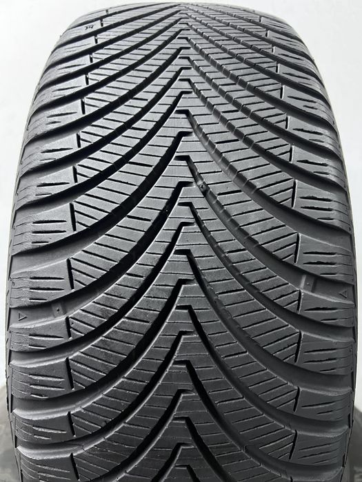 2шт всесезонні 215/50/R17 Kumho Solus 4S HA 32