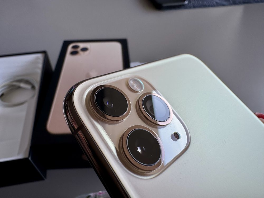 Iphone 11 pro max Gold 64gb
