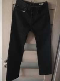 Czarne proste jeansy męskie