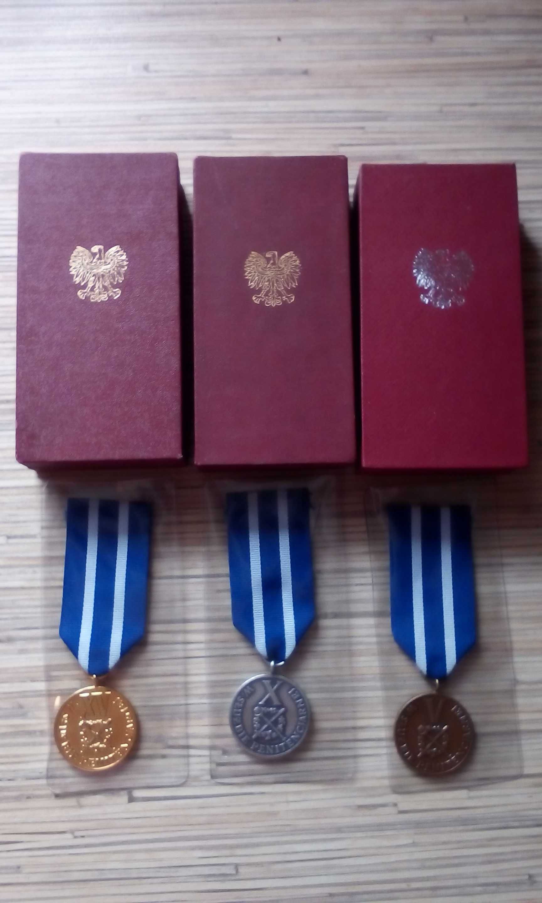 Odznaczenia medale służby więziennej komplet