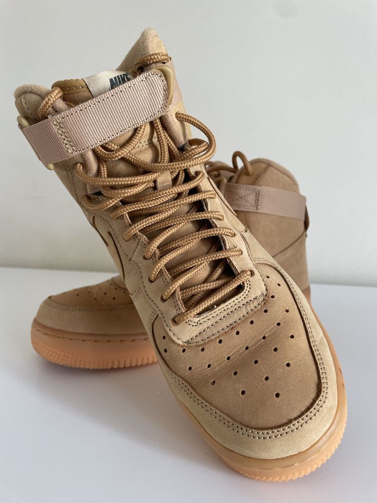 Ténis NIKE Air Force Camel