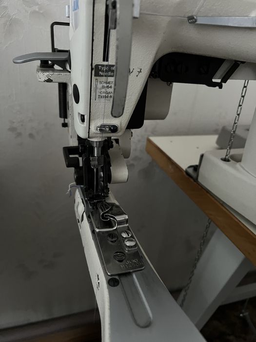 Ramieniówka JUKI MS-1190 – maszyna do szwów krytych, idealna do koszul