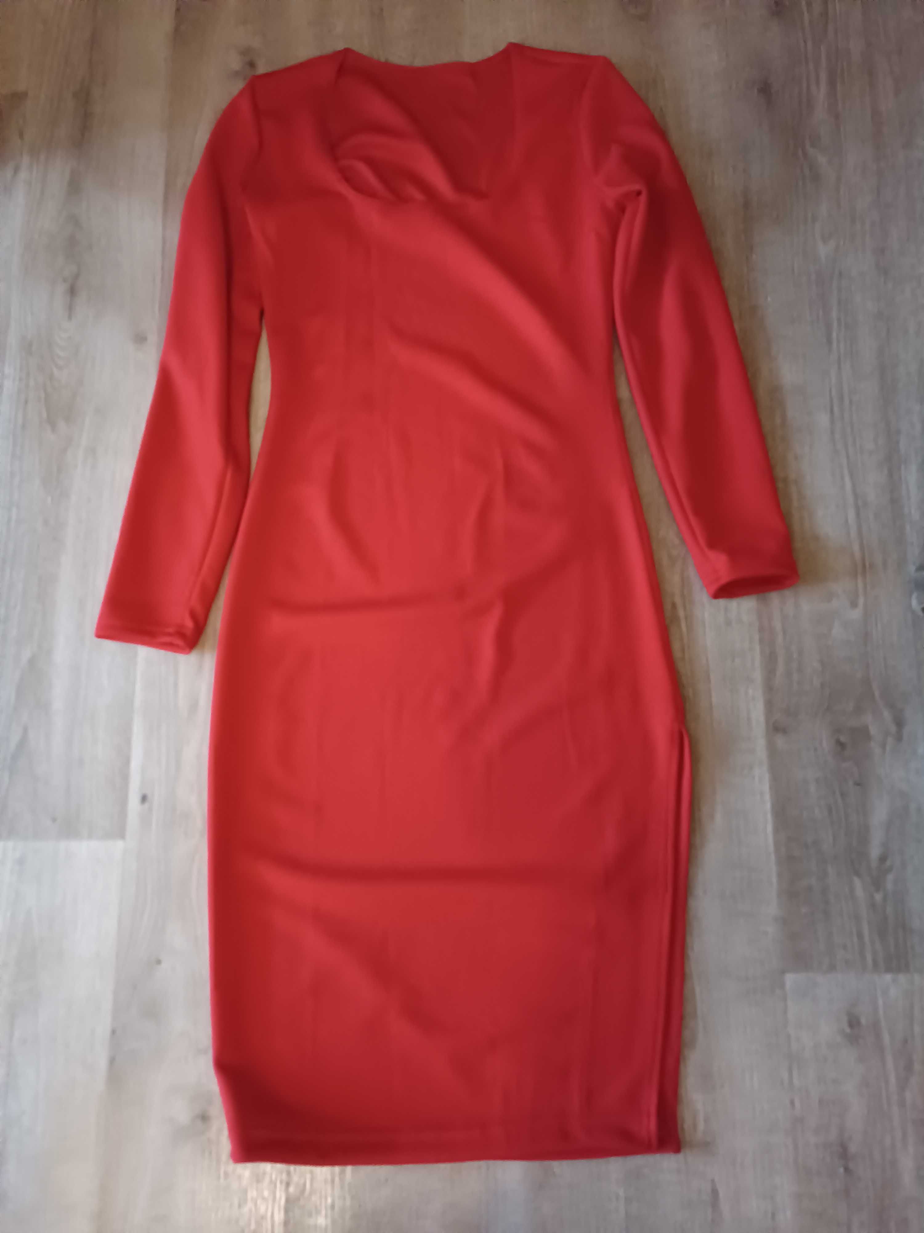 червона сукня міді з розрізом плаття