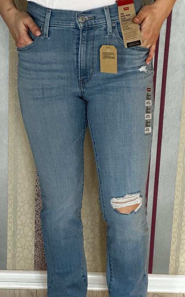 Продам джинсы Levis 724 High Rise Slim Straight Women's Jeans 28 р