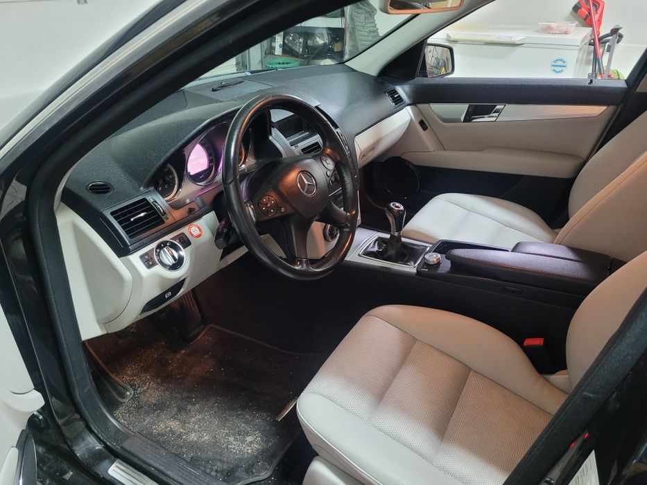 Mercedes c200 piękny Avangard