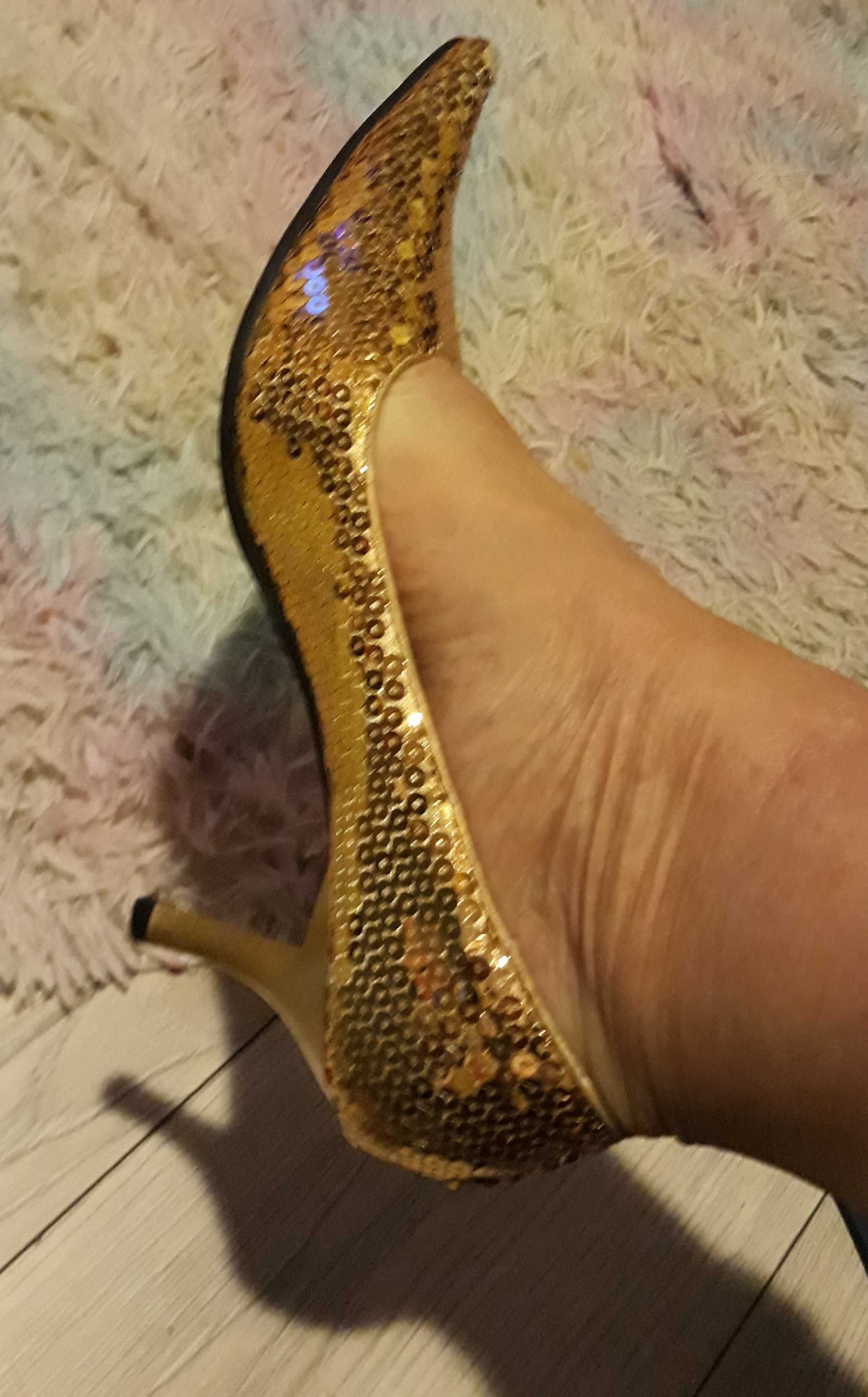 Sylwestrowe cekinowe buty rozm38