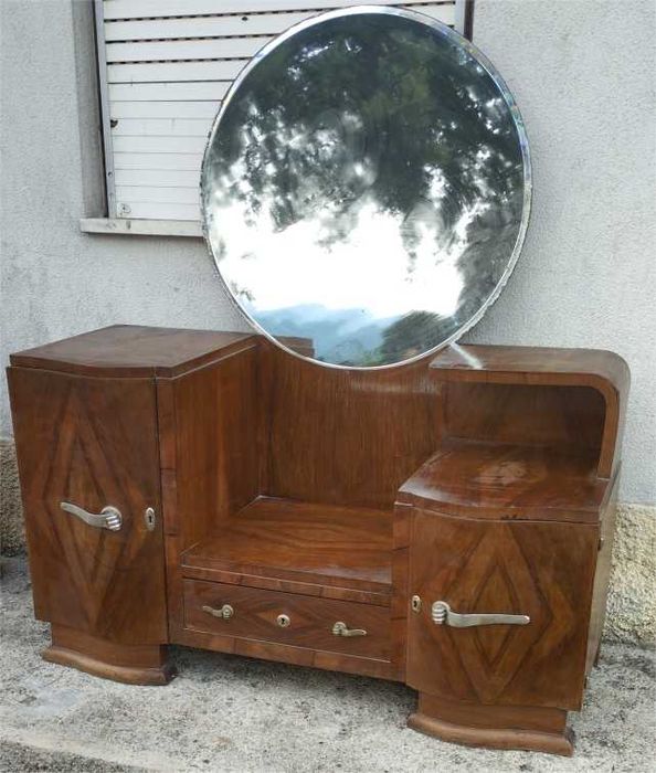 Conjunto de mobília de quarto vintage, cómoda e mesas de cabeceira