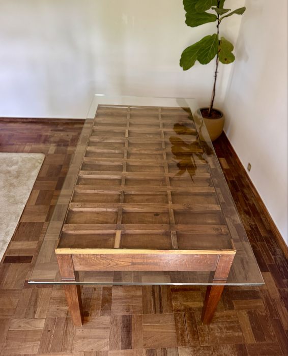 Mesa de sala de refeições. Peça de autor.