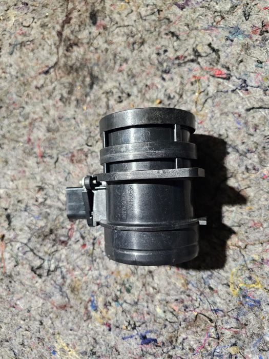 Przepływomierz przepływka Audi A4 B8 Seat VW oryginał EU