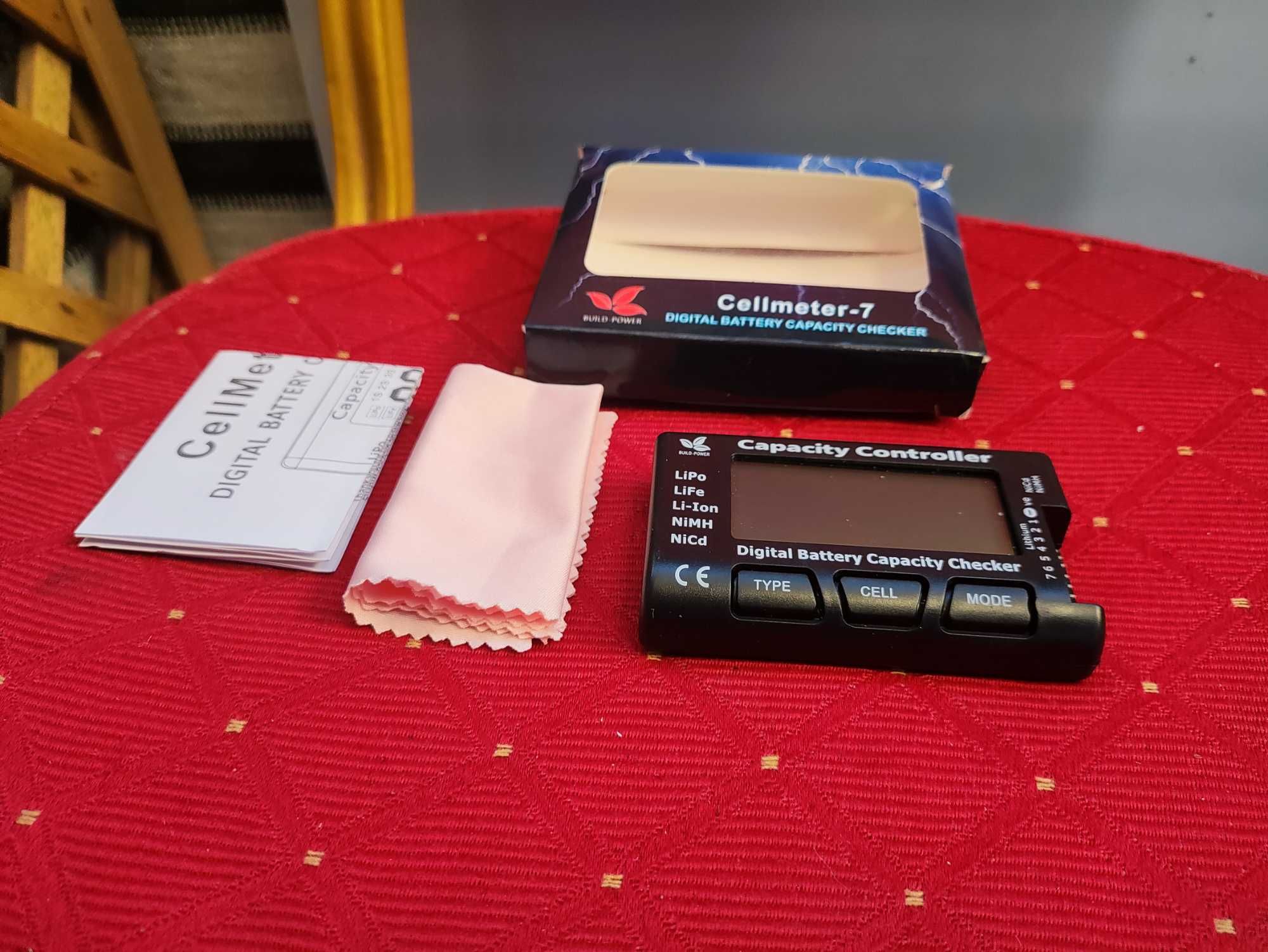 Cyfrowy Tester Miernik Napięcia Baterii Akumulatorów Cellmeter 7