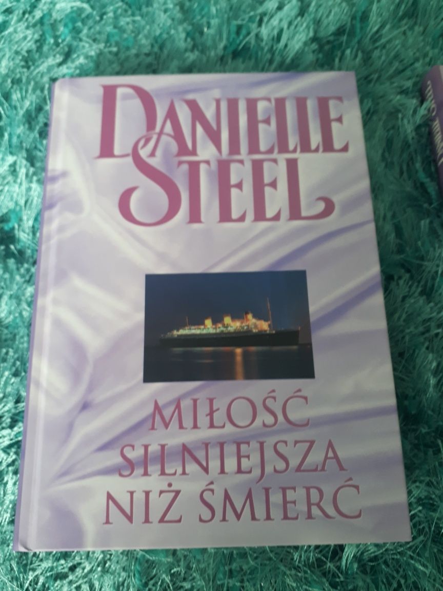 Sprzedam serie D.Steel - 3 książki