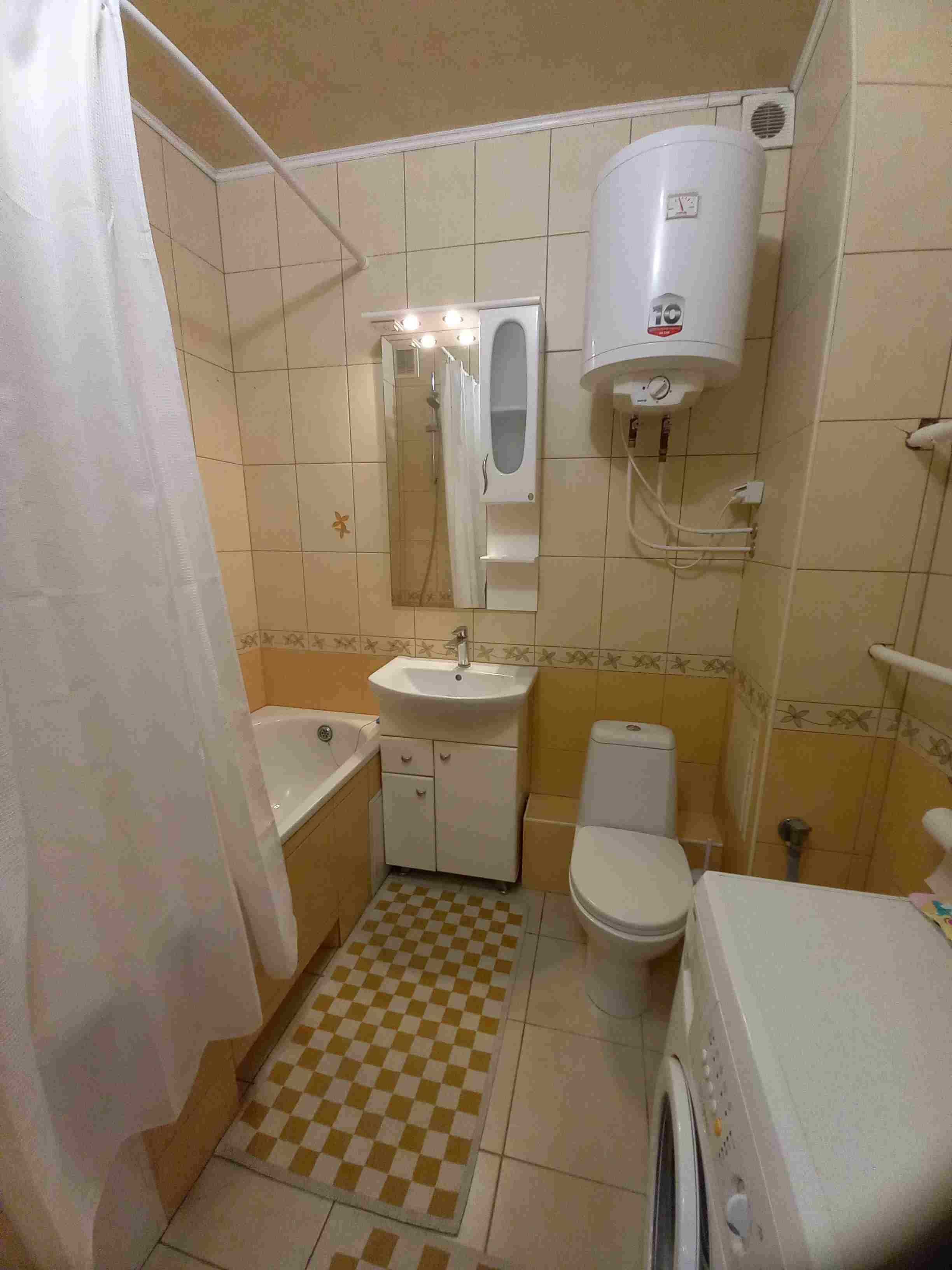 1к квартира пр Науки 62А, спецпроект 2005р, метро Деміївська