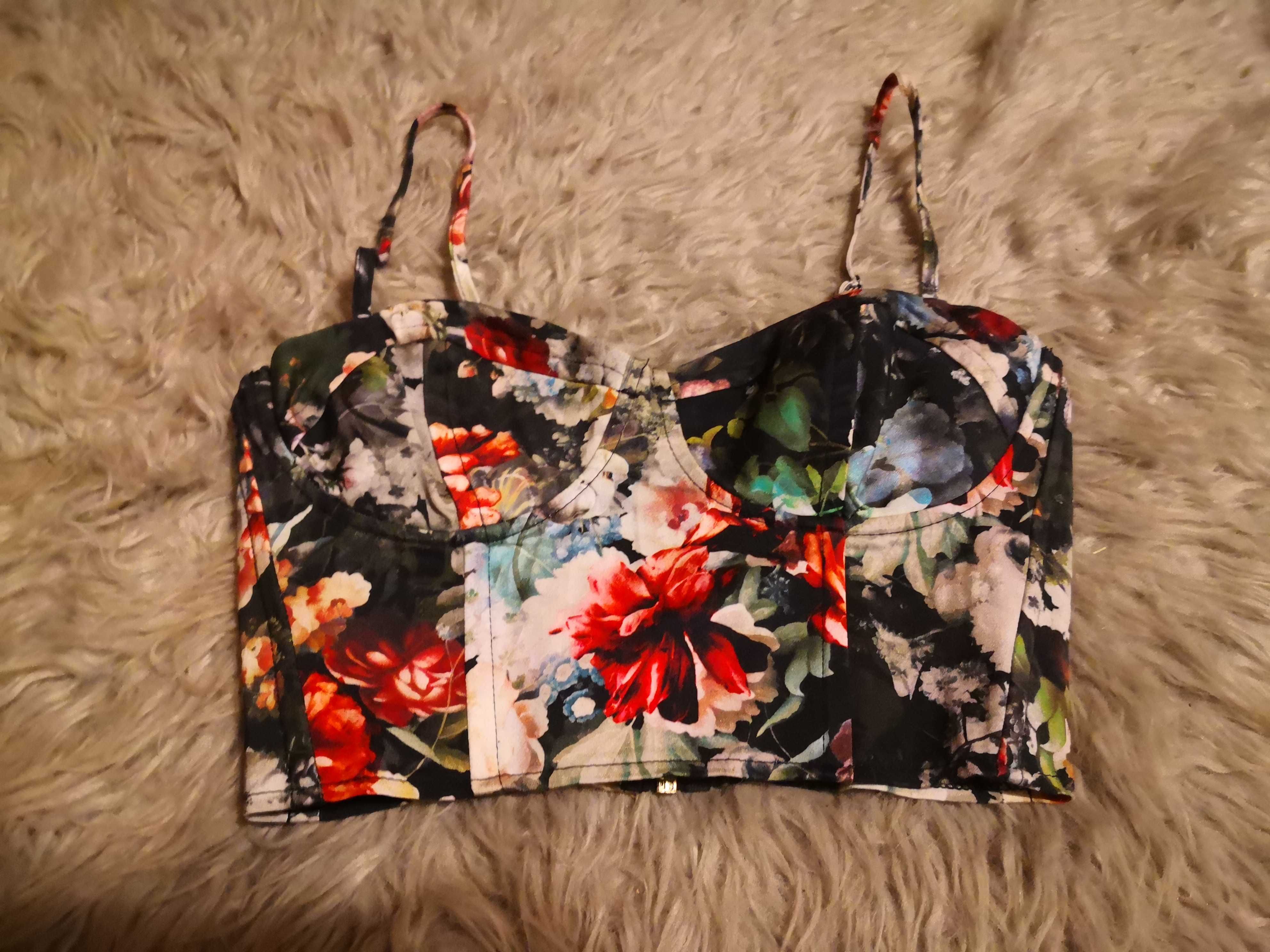 Krótki top, w kwiatki, crop top, nad pępek, XXS/ XS, na ramiączkach