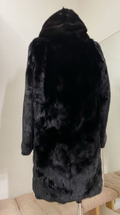 Норкова шуба б/у в гарному стані.