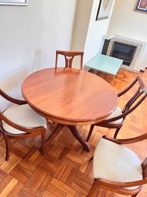 Mesa de sala e móveis