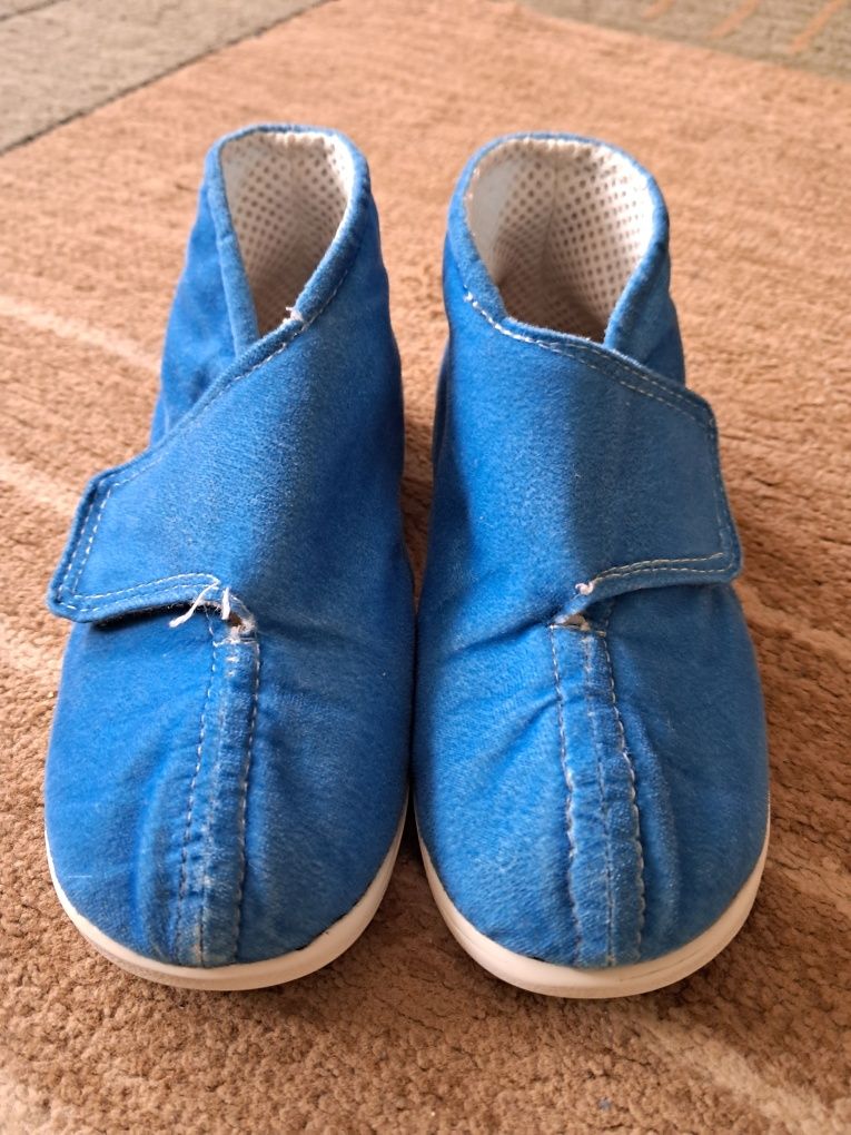 Slippers Family kapcie 29