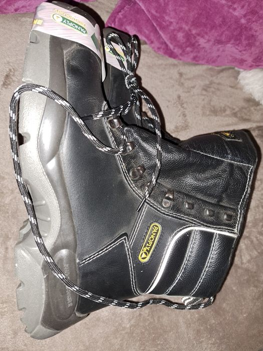 Nowe buty robocze panoply 43