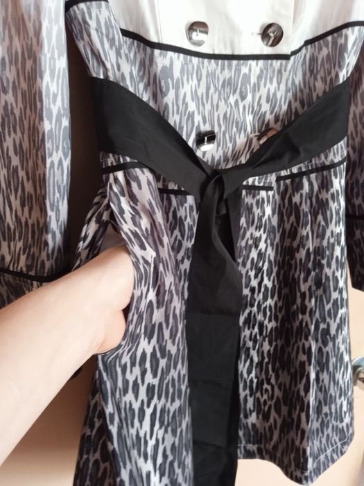 Плащ приталенний