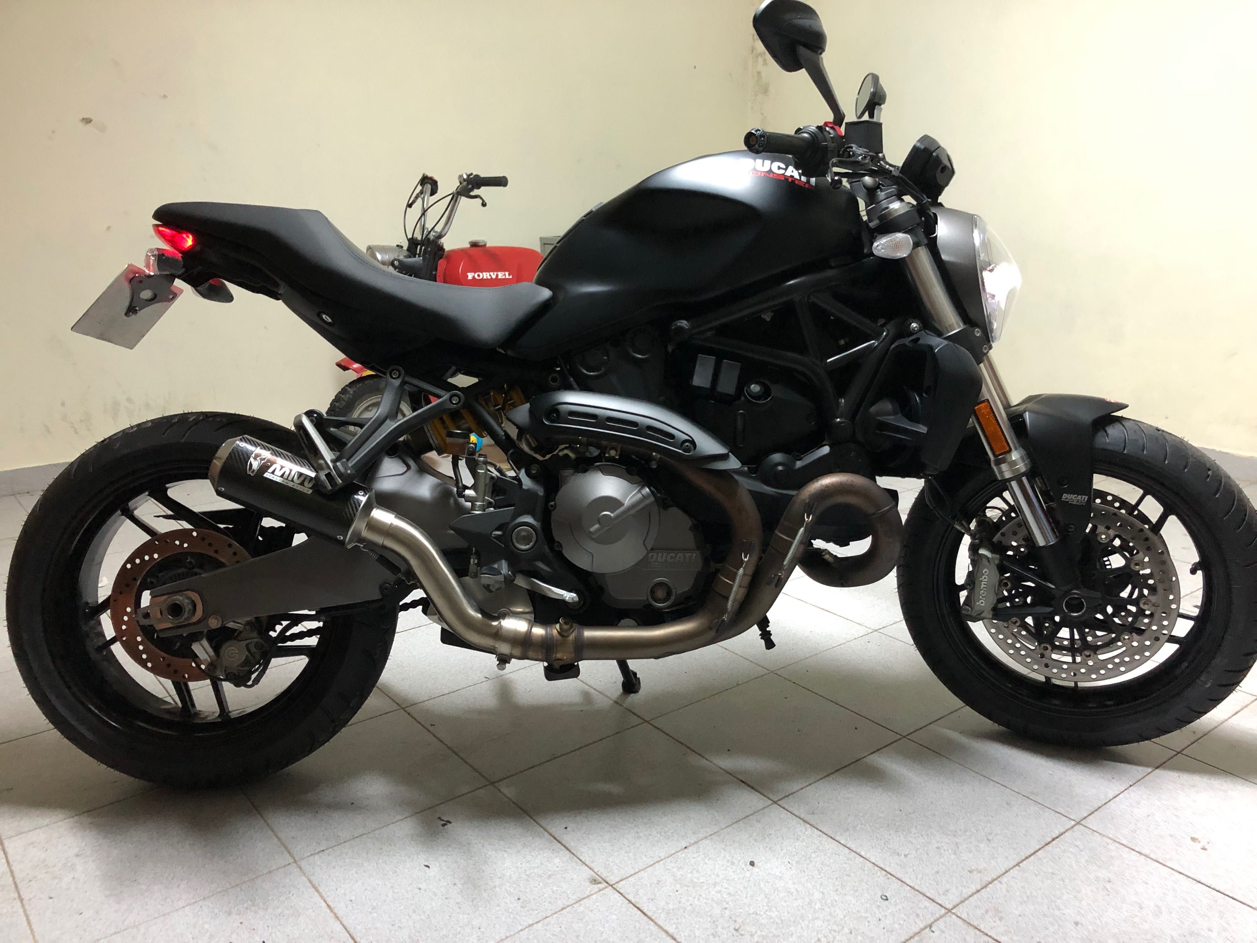 Ducati Monster 821 Dark