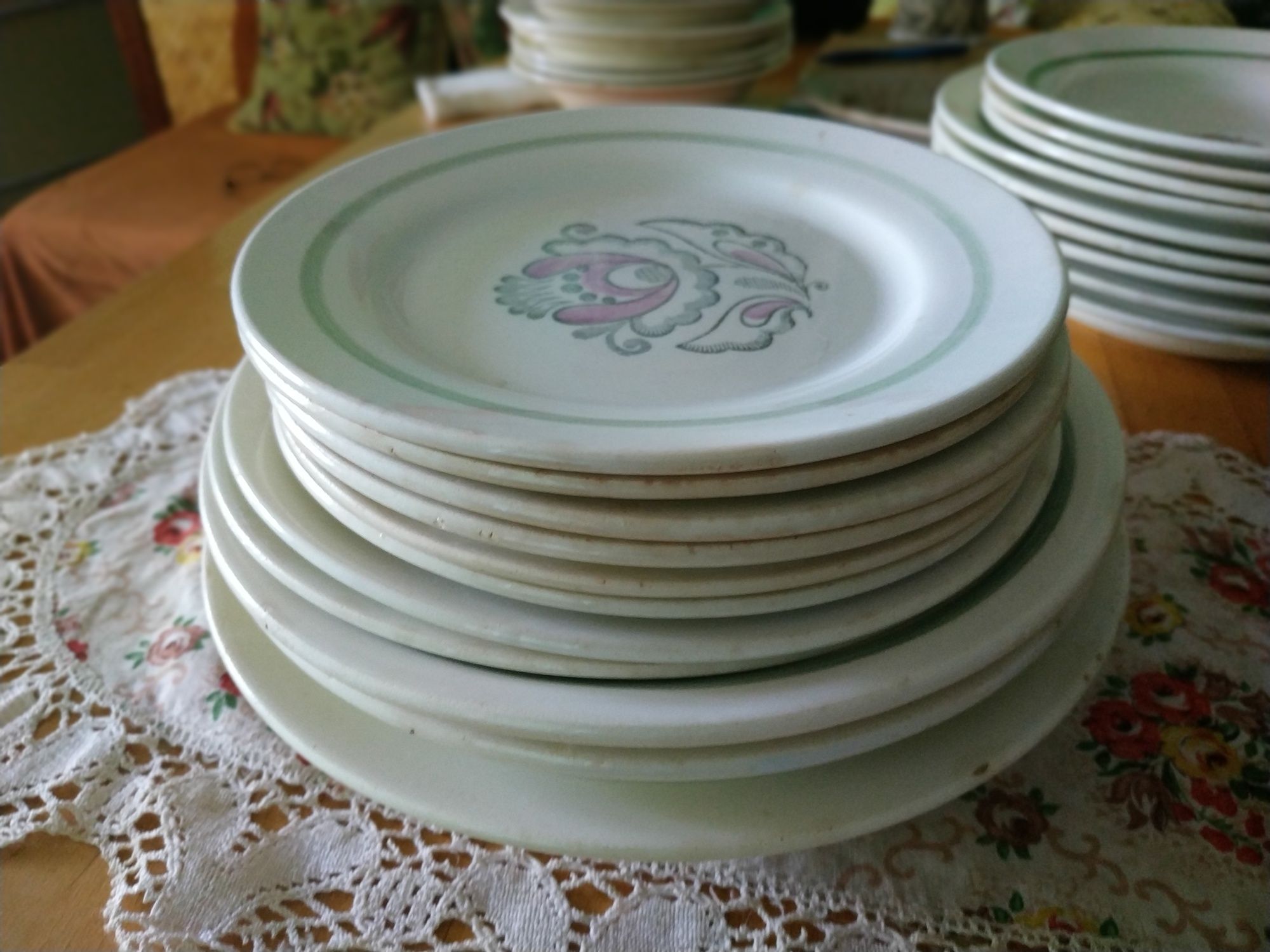 Набор тарелок времён СССР, Буди