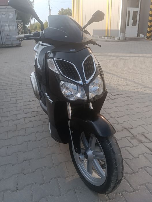 Aprilia sportsity 250