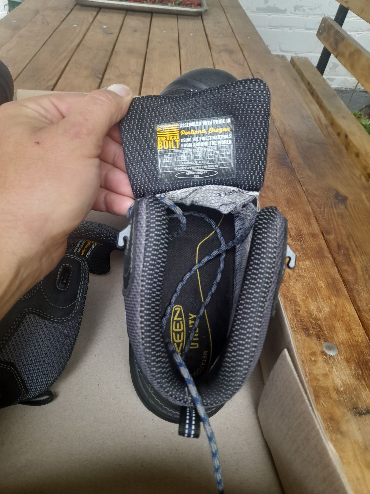 Продам Ботінки KEEN