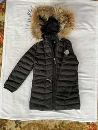 Дитяче пальто бренду Moncler