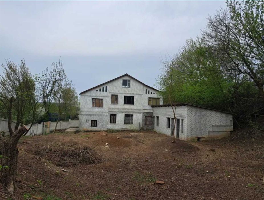 Продам дом в Южном . Участок 15 соток. Тихий район. Отличная цена TB