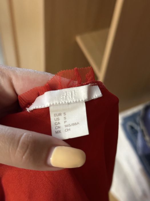 Czerwona tiulowa bluzka na ramiączkach H&M 36 S
