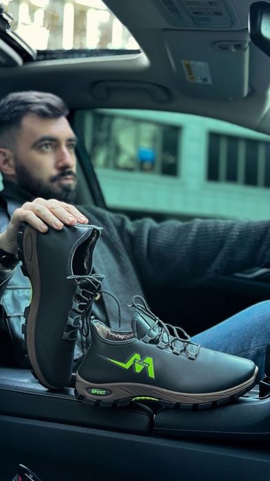 Чоловічі зимові кросівки.