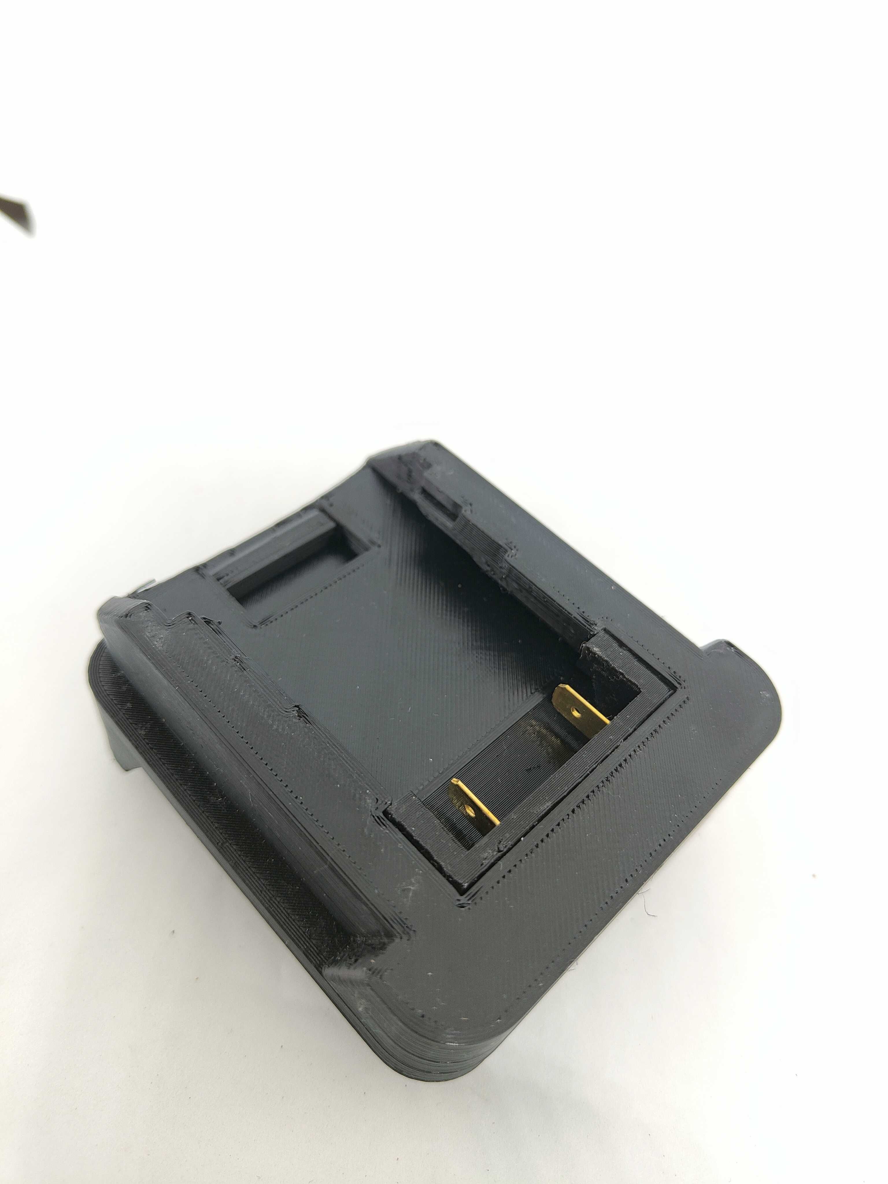 Adapter baterii DeWalt 18V XR do Makita LXT