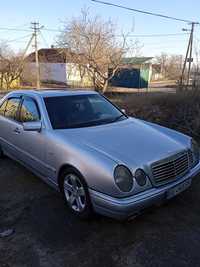 Продам Мерседес w(210)E 280