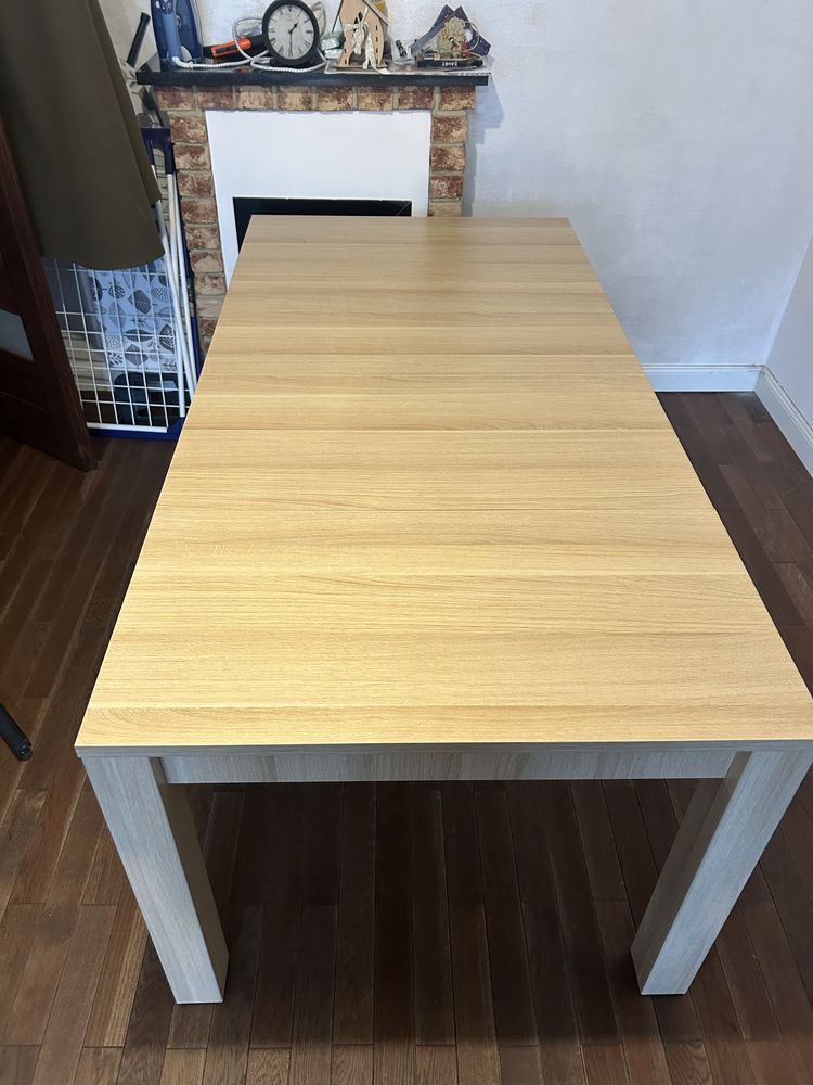 Stół rozkladany do salonu
