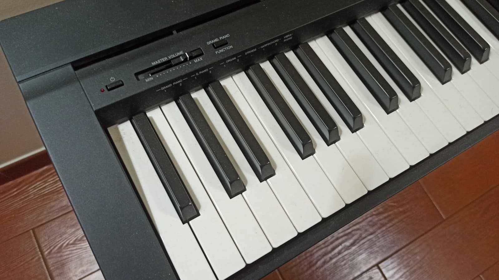 Teclado Yamaha P-45B + Móvel Yamaha L-85 - Como novo!