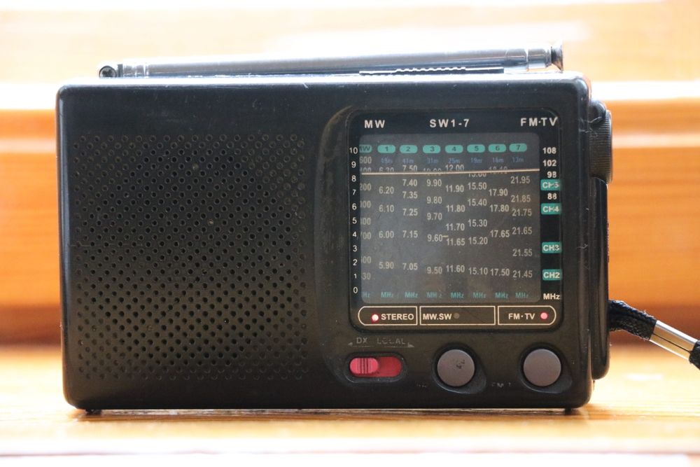 Радіоприймач TECSUN - 330 грн