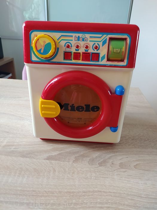 Duża pralka plus żelazko