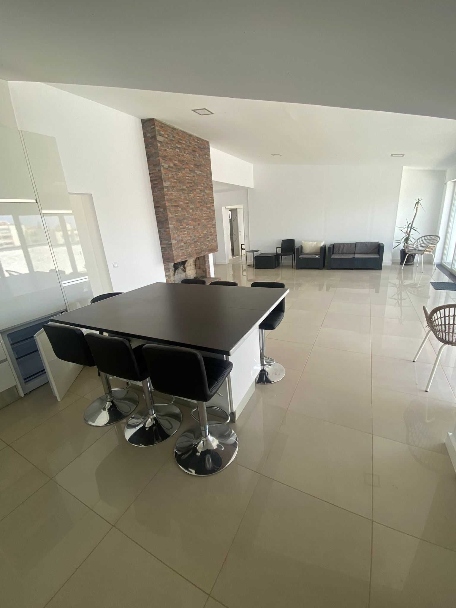 Penthouse Exclusiva em Cascais – Último Andar com Terraços Privados