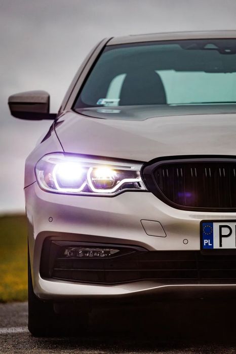 BMW Seria 5 BMW 530i G30 — Złoty, który nie świeci… tylko błyszczy. Auto z charakt