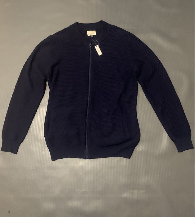 Чоловічий кардиган на замку