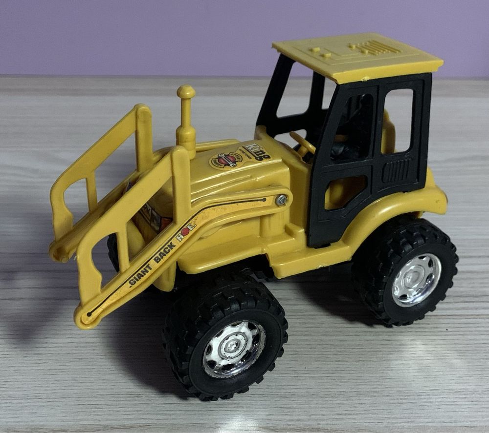 Traktor z napędem na tylne koła Auto Vintage
