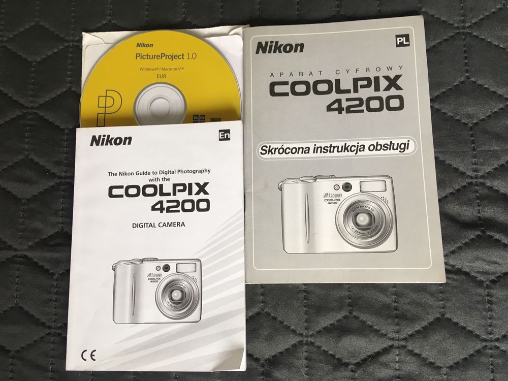 Aparat fotograficzny cyfrowy Nikon Coolpix 4200 + instrukcja