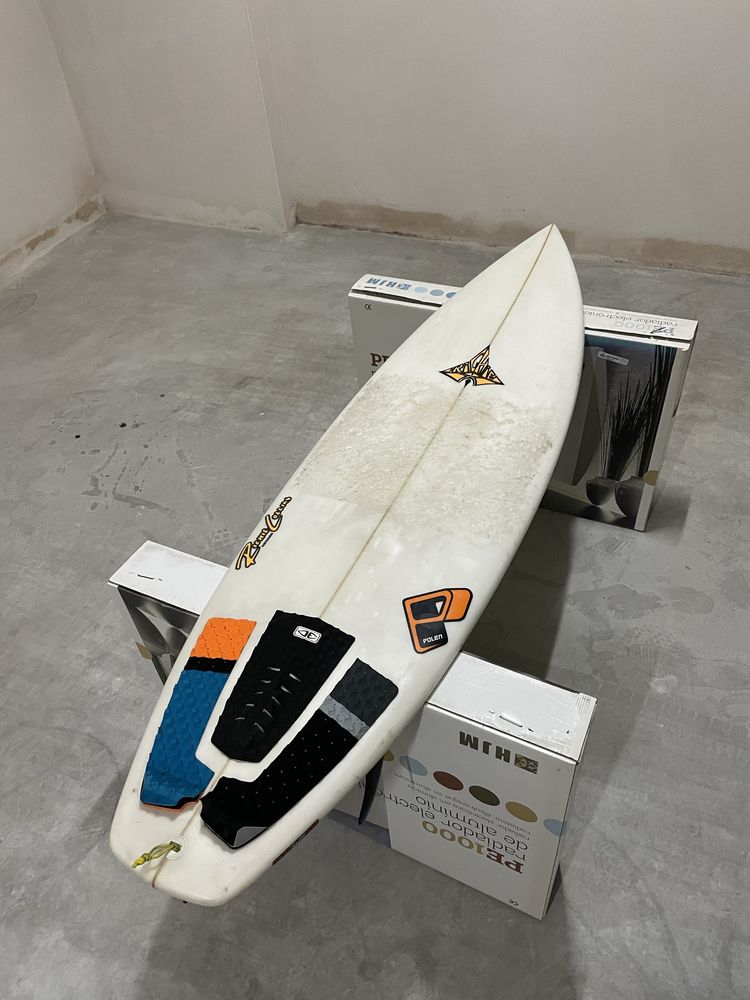 Vendo prancha de surf polen 5’10