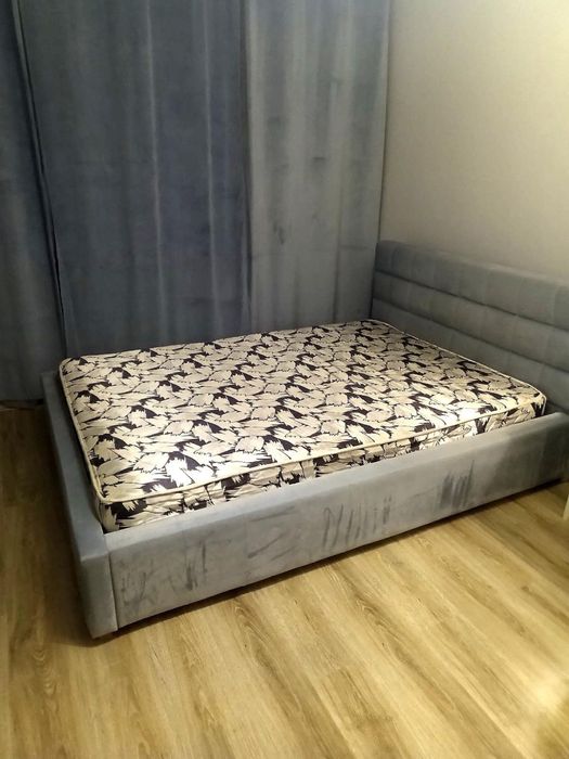 Materac 140x200 sprężynowy srednio twardy