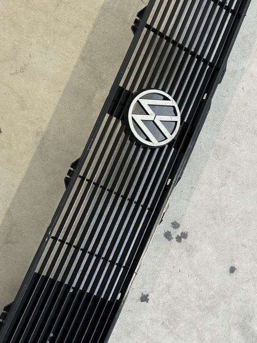 Grelha frontal VW golf MK1