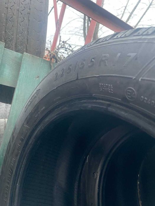 Шини 225/55r17 Dunlop комплект зима