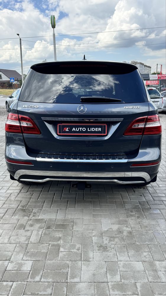 Mercedes-Benz W166 ML 250 BLUETEC 4 Matic 2015 р 2,1 Дизель 7АКПП