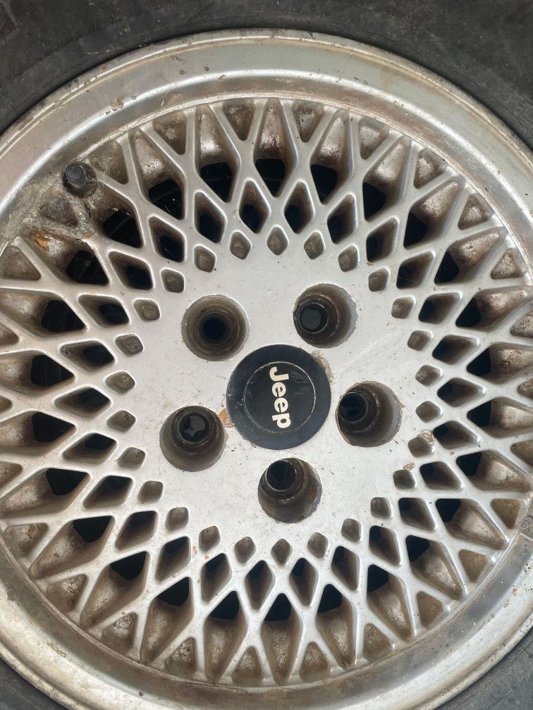 4 fedima f mud 225/75 R15 com jantes Jeep