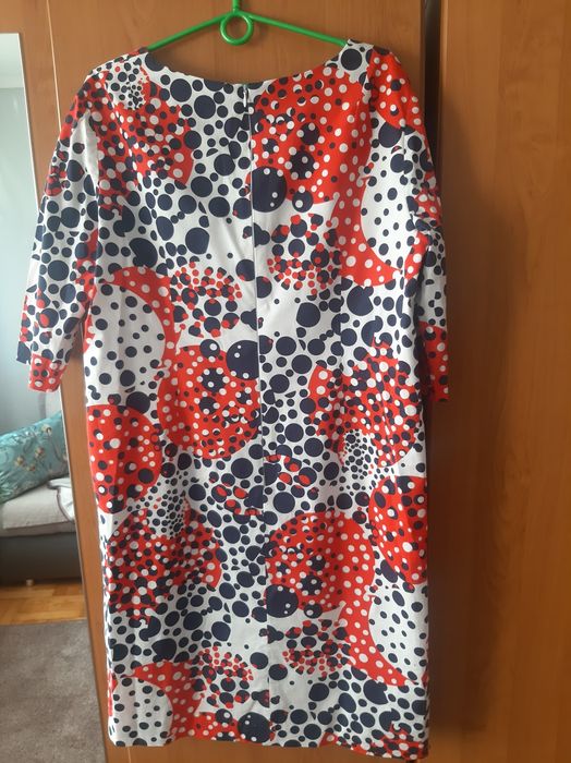 Sprzedam sukienke 48