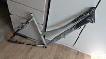 Aluminiowa rama rowerowa pod koła 28 cali rozmiar 48 cm