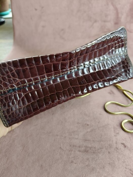 Elegancka torebka vintage ze złotym łańcuszkiem 35